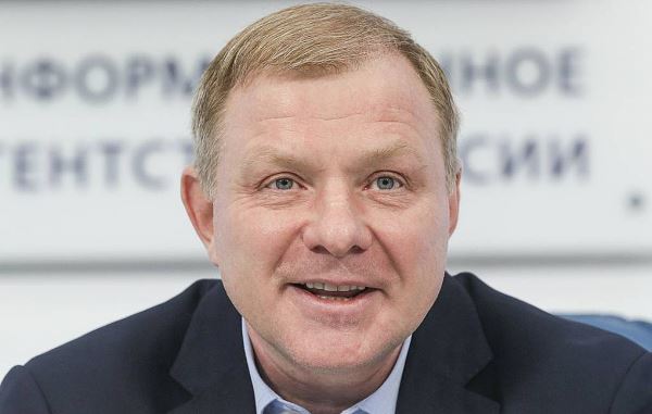 Главный тренер сборной России по хоккею заболел COVID-19