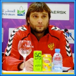 
<p>				Олег Кулешов: «Впереди интересные матчи. Постараемся идти от игры к игре.» </p>
<p>					